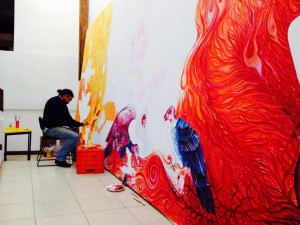 “Desde niño la pintura ha sido mi pasión. Desgraciadamente no es muy valorada y por eso no lo tomo a pecho, porque no podría vivir solamente de la pintura. Es raro que se venda un trabajo y éste es el segundo mural que hago en Unich; el primero se llama ‘Diversidad del Maíz’, que está en el auditorio y fue el que me lanzó a este mundo de la pintada”, rememoró.
