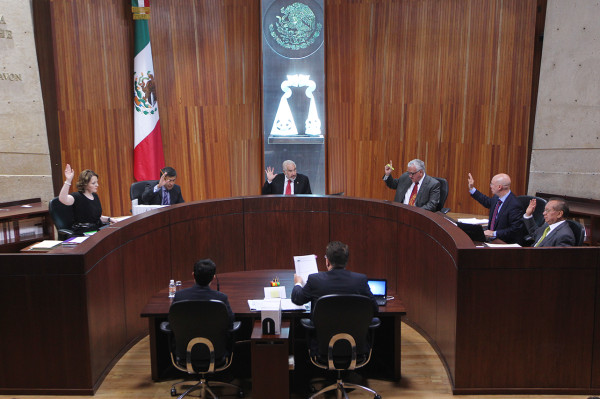 La Sala Superior instruyó a la Unidad Técnica de lo Contencioso Electoral del INE para que realice una investigación exhaustiva que permita confirmar la existencia de infracciones a la ley