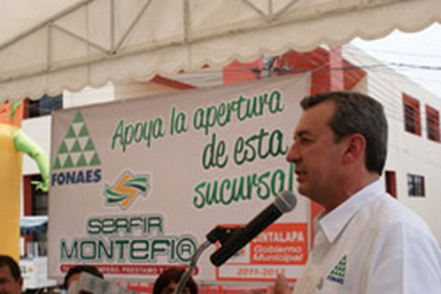 En junio de 2011, el entonces Coordinador General de FONAES, Ángel Sierra Ramírez, continuó con la inauguración de Cajas Solidarias, esta vez tocó el turno a la Sucursal Cintalapa de la Caja Solidaria SERFIR. Foto: Cortesía
