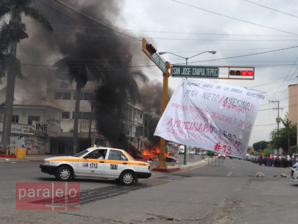 Así ardieron las oficinas del Distrito No. 06 del INE ayer miércoles, en el marco de la jornada de acciones de protestas de la CNTE.