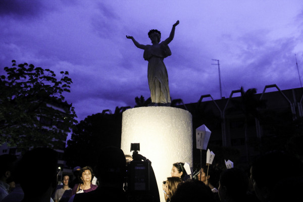 La estatua de la Libertad coronada por el aniversario de Tuxtla como capital. Foto: Francisco López Velásquez/ Chiapas PARALELO.