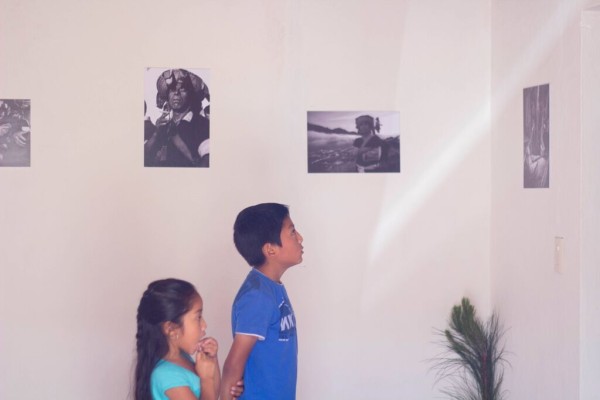 Al mirar nos reconocemos, sabemos quiénes somos, cómo somos, de qué vamos. Foto: Marco Antonio Girón