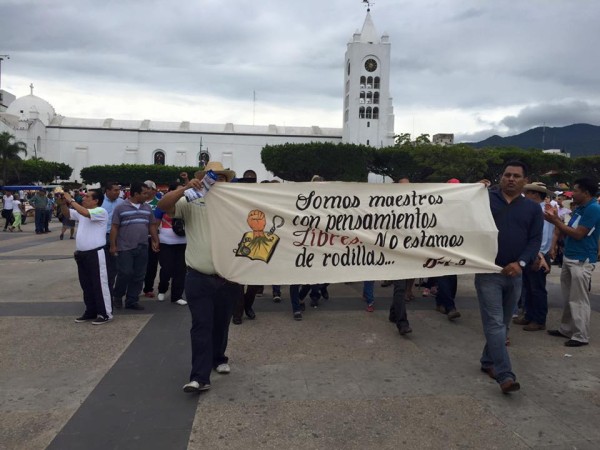 "Nuestras exigencias son muy claras, derogación de la reforma educativa, no a la evaluación punitiva y liberación de nuestros presos políticos". Foto: Archivo Chiapas PARALELO
