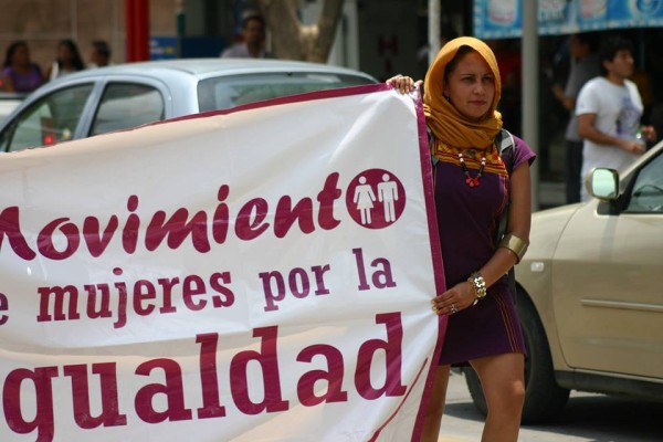 La periodista y activista, Patricia Chandomi durante la marcha en contra de los feminicidios. Foto. Ángeles Mariscal/Chiapas PARALELO
