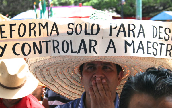 Mestros protestan por la Reforma Educativa. Foto: Isaín Mandujano/Chiapas PARALELO