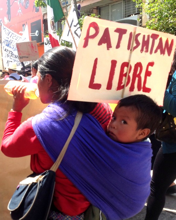 Habitantes de el municipio El Bosque marcharon ayer en Tuxtla por la liberación de Patishtán. Foto: Isaín Mándujano/Chiapas PARALELO. 