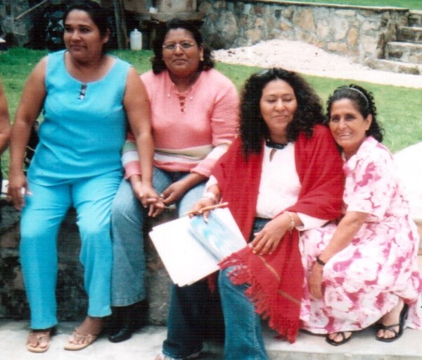 Durante su detención policías abusaron de la Maestra Adela Gómez y sus dos hijos menores de edad. Foto: Archivo familia Gómez