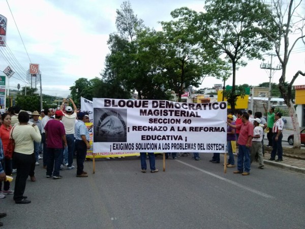 Marcha de maestros en Tuxtla Gutiérrez, contra la Reforma Educativa. Foto: Chiapas Paralelo