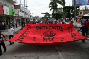 En el contigente marcharon estudiantes de unas cinco normales de Tuxtla. 