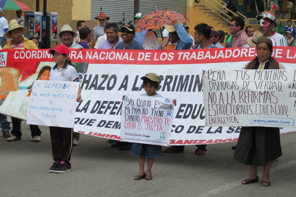 Con la Reforma Educativa, se les exige inglés e internet en comunidades indígenas. Foto: Sandra de los Santos/Chiapas PARALELO