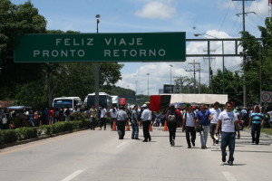 Los maestros anunciaron que incrementarán sus acciones si el gobierno se niega a recibirlos y escuchar sus propuestas. Foto: Isaín Mandujano/Chiapas PARALELO