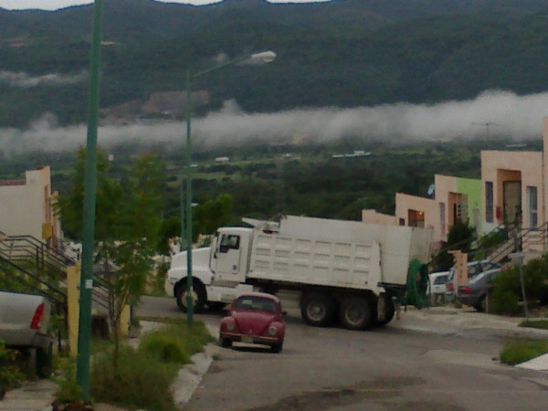 En el Fraccionamiento Real del Bosque se abastecen de agua por medio de pipas. Foto: Cortesía/ Chiapas PARALELO.