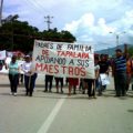 Padres de familia y alumnos de distintas universidades se han sumado al movimiento magisterial contra la Reforma Educativa. Foto: Cortesía/Chiapas PARALELO 