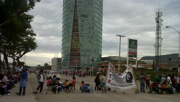 bloqueo crrucero torre chiapa