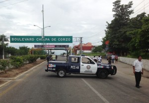 Bloqueo en la salida a Chiapa de Corzo y Aeropuerto. Foto: Isaín Mandujano/Chiapas PARALELO