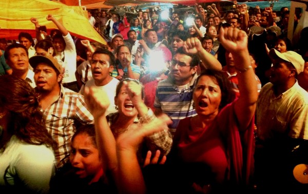 Maestros y maestras dan el Grito de Resistencia en Chiapas. Y declaran el inició de la segunda fase de lucha. Foto: Isaín Mandujano/Chiapas PARALELO