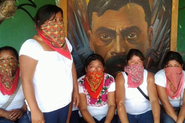 Mujeres de manifiestan para exigir la libertad de Adela Gómez, presa política de Chiapas. Foto: Cortesía Familia Gómez/Chiapas PARALELO