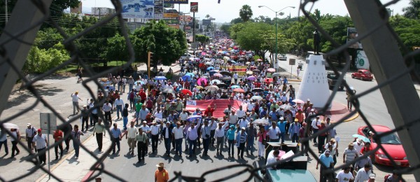 Maestros llevan 25 días de manifestaciones contra la Reforma Educativa.