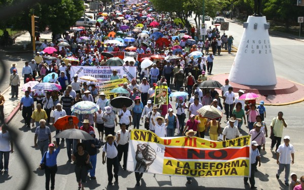 Miles de maestros marchan y se manifiestan en Chiapas y todo el país. Foto: Isaín Mandujano/Chiapas PARALELO