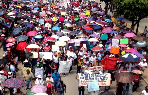 A un mes de iniciado el movimiento magisterial, su estrategia de lucha debe innovarse, para poder mantener la amplia base social con la que ahora cuenta. Foto: Ángeles Mariscal/Chiapas PARALELO 