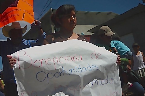 "Beneficiaria de OPORTUNIDADES no tengo miedo”. Foto: Cortesía Chiapas Paralelo 