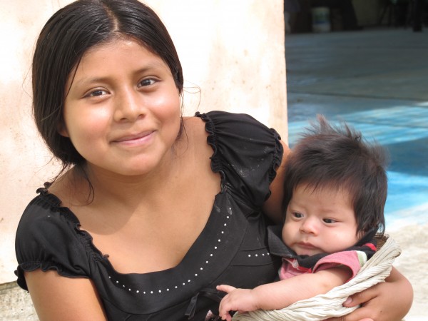 Miles de niñas madres viven en Chiapas. Foto: Ángeles Mariscal/Chiapas PARALELO