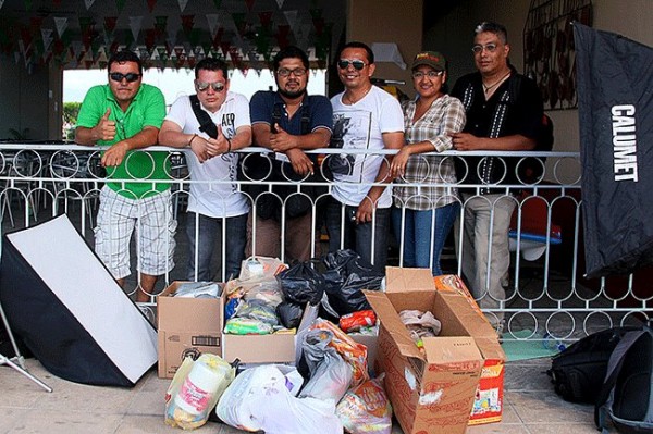 Fotógrafos de Chiapas donaron su trabajo para recabar víveres a favor de damnificados. Foto: Cortesía Chiapas PARALELO 