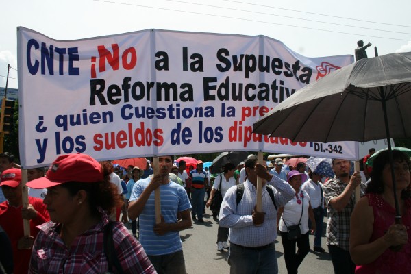 Marcha de maestros. Foto: Ángeles Mariscal/Chiapas PARALELO