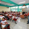 Tras los 87 días de paro laboral, maestros y maestras regresan este lunes a las aulas para atender a 1.3 millones de estudiantes, quienes esperan reccuperar los 200 días efectivos de clase que debe tener el actual ciclo escolar. Foto: Icoso