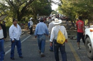 Los campesinos reclaman que las empresas compradoras de los productos básicos como maíz o frijol, abran centros de acopio en todas las zonas para solventar las necesidades de los productores. Foto: Chiapas PARALELO