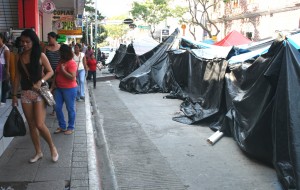 Los campamentos de maestros y maestras seguían hasta este jueves en la plaza central de Tuxtla. Foto: Isaín Mandujano/Chiapas PARALELO