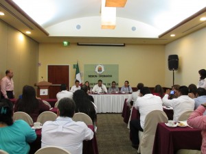 La sesión del Congreso se realizó ayer en un salón del hotel Fiesta-Inn.