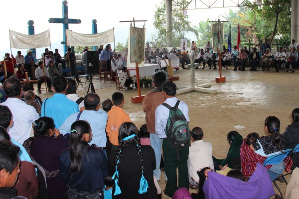 Desde agosto pasado desplazados  fueron obligados a refugiarse en Acteal, luego de recibir agresiones y amenazas por un grupo de evangélicos. Foto: Amalia Avendaño