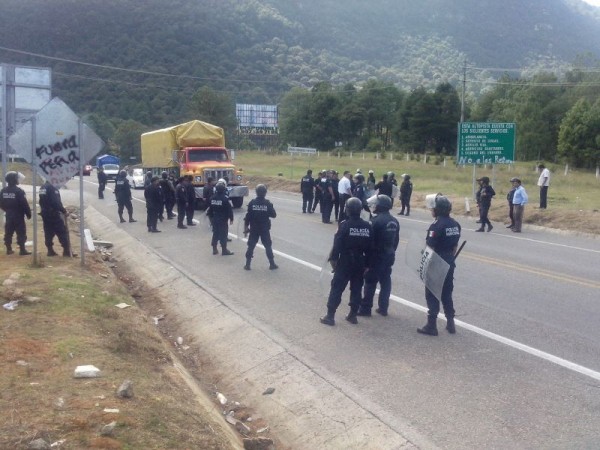 Operativo de enero, cuando policia impidiieron que jóvenes bloquearan la carretera Tuxtla-San Cristóbal: Foto: Carlos Herrera