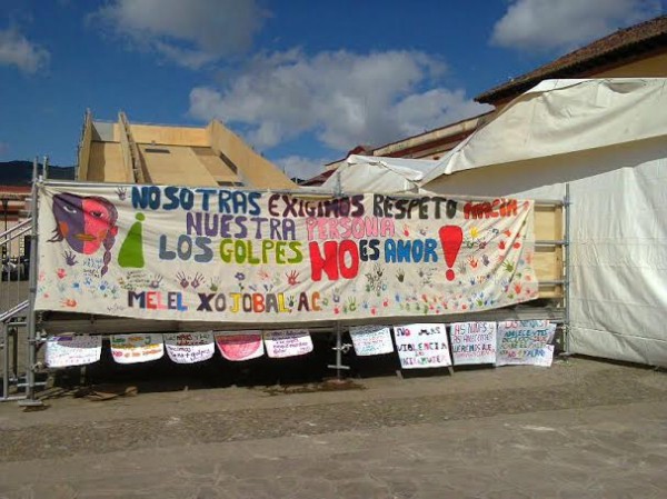 La violencia contra la mujer está relacionada con el alto consumo de alcohol, sostuvieron manifestantes. Foto: Amalia Avendaño