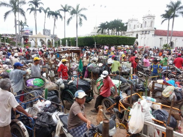 Tricicleros que recogen basura en Tapachula se manifiestan. Foto: Cesar Rodríguez