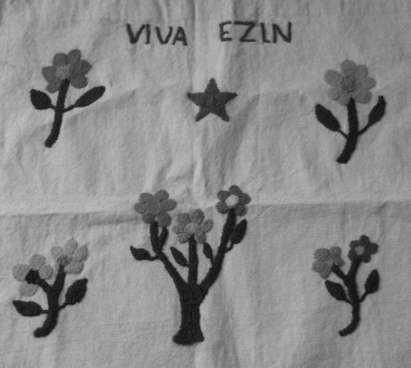 EZLN. Treinta años de bordar ese “lo que queremos ser y hacer”.