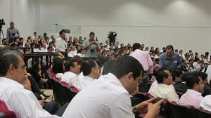 A la sesión solemne del Congreso asistieron en su mayoría trabajadores del gobierno del estado. Foto: Sandra de los Santos/ Chiapas PARALELO.