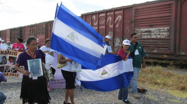 Las madres de las y los desaparecidos recorrieron las vías del tren de Arriaga. Foto: Sandra de los Santos/ Chiapas PARALELO.