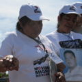 Las madres de las y los desaparecidos oraron en la fosa común. Foto: Sandra de los Santos/ Chiapas PARALELO.