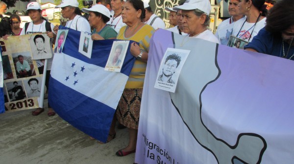 Socorro Rojas Dávila tiene una enfermedad terminal. “Si me voy a morir quería irme con la seguridad que mi hijo está vivo” repetía varias veces no con pesar, sino con una inmensa de alegría de saber ahora que su hijo está bien. Foto: Sandra de los Santos/ Chiapas PARALELO.