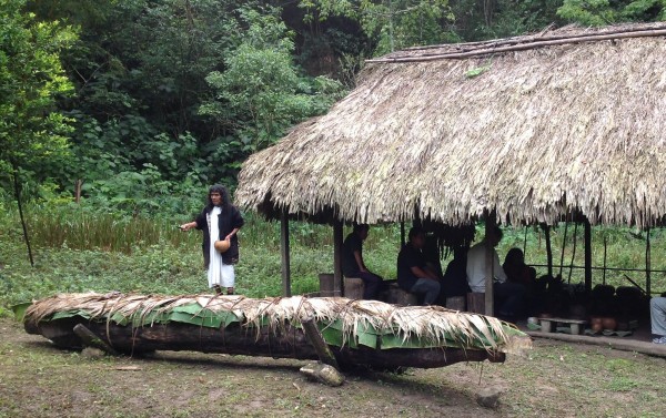 El Viejo Antonio celebró el ritual del balché en su templo sagrado dedicado a los dioses de esa etnia. Foto: Isaín Mandujano/Chiapas PARALELO