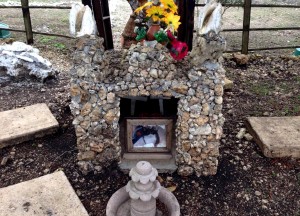 El camposanto es un rincón donde cada 2 de noviembre, Día de Muertos, los dueños de las mascotas pueden llegar a convivir con otros amantes de sus mascotas muertas. Foto: Isaín Mandujano/Chiapas PARALELO