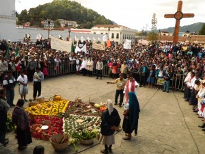 Ceremonia durante el aniversario de la muerte de Samuel Ruiz. Foto: Amalia Avendaño