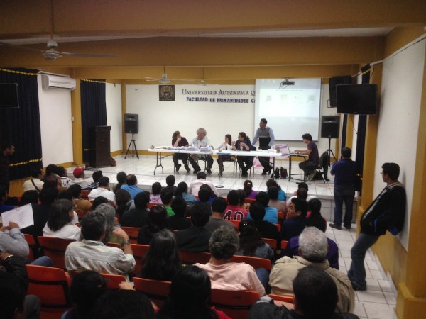 En el auditorio de la Facultad de Humanidades se efectuó el conteo de votos.