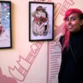 Astrid Breiter Astrid Breiter, arista plástica chiapaneca que muestra dos de sus obras eróticas. Breiter es una artista plástica independiente ya consolidada y activa dentro del ambiente de las artes visuales en Chiapas y por ende, en Tuxtla Gutiérrez. Su obra manifiesta un sentir y una tendencia que se sustenta en lo erótico, en la sensualidad y sensibilidad de lo femenino. Originalidad, colorido y experimentación se observan en sus ilustraciones y esa carga erótica atrapa a quien aprecia sus obras, creando así, según sus palabras, un estilo erótico fantasioso. Foto: Isaín Mandujano/Chiapas PARALELO