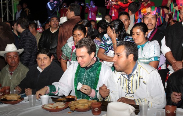 La cena de Manuel Velasco. Foto: Icoso