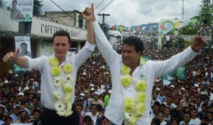 E presidente municipal Chilón y presidente de la Fundación Chiapas Verde, Leonardo Rafael Guiraro, presume tener el aval de su compadre el gobernador Manuel Velasco Coello, para abandonar sus labores de alcalde y hacer campañe n todo el estado con su agrupación pólítica. Foto: Cortesía/Chiapas PARALELO