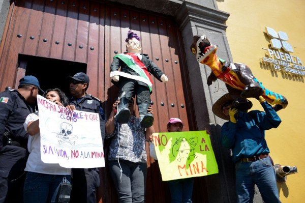 Manifestación en puebla contra la industria extractiva. Foto: LadoB