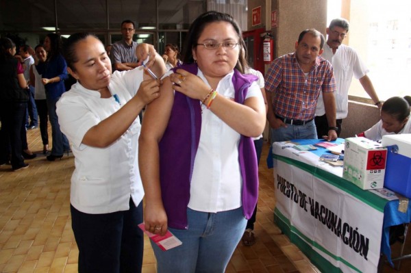 Entre octubre y diciembre de 2012 se han presentado al menos 4 casos de influenza en Chiapas,  con las características del  A H1N1. Foto: Campaña de vacunación de Secretaria de Salud